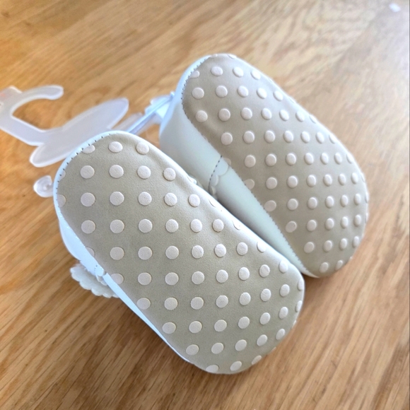 White Floral Kids Shoes - Picture 3 of 3